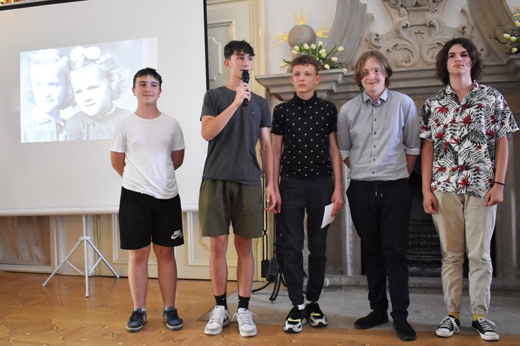 Školáci zaznamenali vzpomínky pamětníků