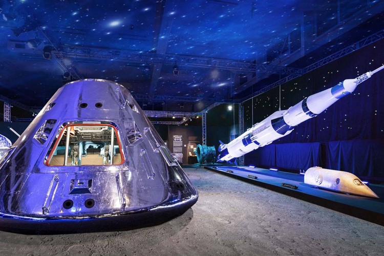 Poslední šance vyzkoušet si výcvik astronautů nebo se projít po Měsíci