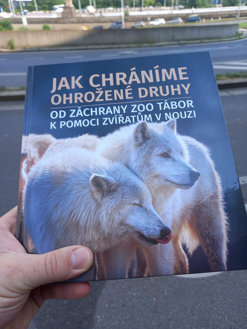Nová kniha připomíná neobyčejný příběh záchrany táborské zoo a představuje její zvířecí obyvatele