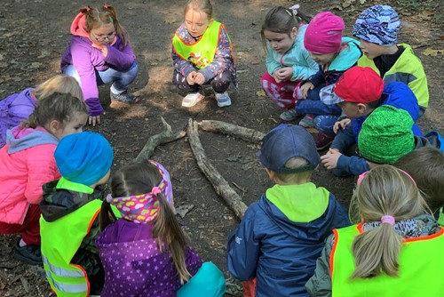 Do Celoroční hry s Recyklohraním se zapojilo 1 700 škol,  214 z nich si navíc stanovilo ekologický celoroční cíl 