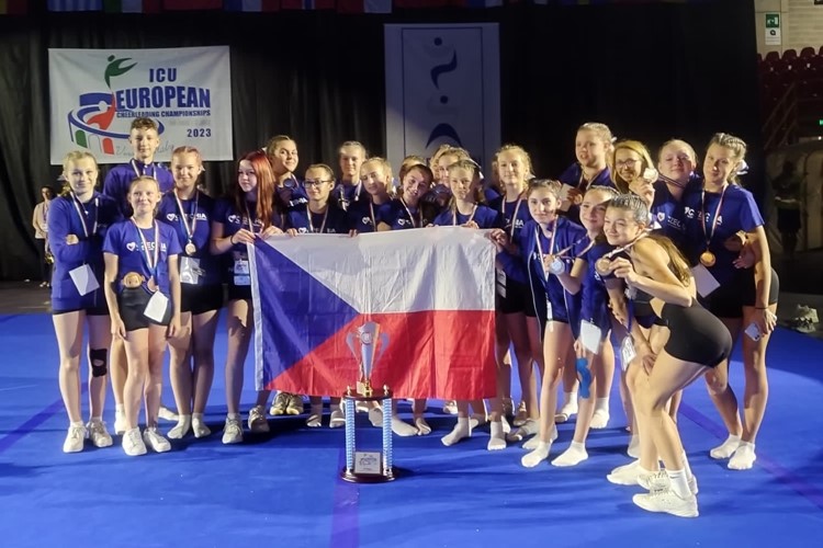 Český cheerleading si opět odnáší cenné kovy z vrcholné soutěže