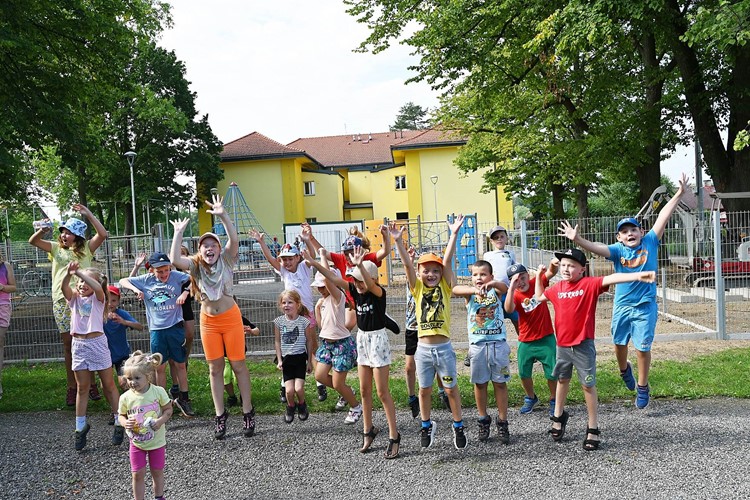 Petřvaldské děti se těší na nové Oranžové hřiště