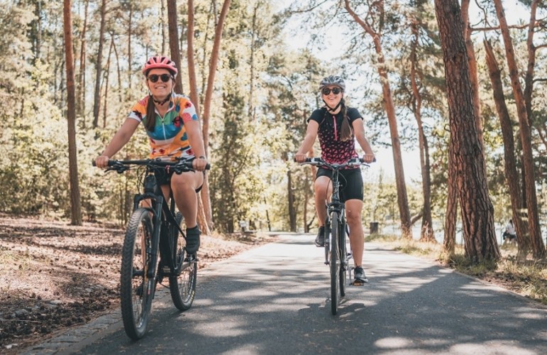 V Plzni a okolí se může vydat na výlet na kole profík i sváteční cyklista.