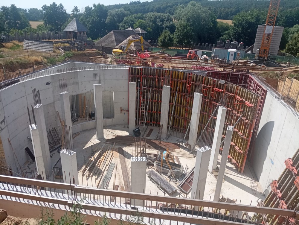 V archeoskanzenu v Modré na Uherskohradišťsku vzniká unikátní Klenotnice Velké Moravy.