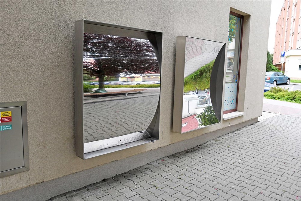 Interaktivní prvek zpříjemní dětem nejen cestu do školy, ale také čekání například na rodiče po vyučování. 