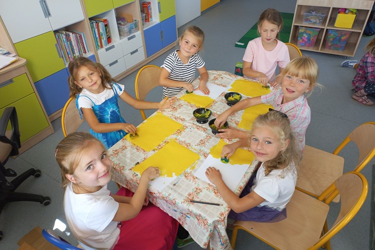 Nové družiny i horolezecká stěna: kopřivnická ZŠ sv. Zdislavy se mění „od základů“