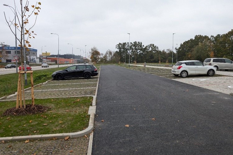U volnočasového areálu je místo pro řidiče