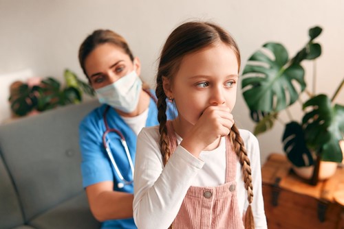 Kašel u dětí: Co pomáhá a kdy už je lepší volat doktora