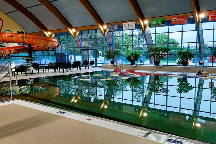 Aquacentrum v důsledku povodní odkládá otevření bazénu