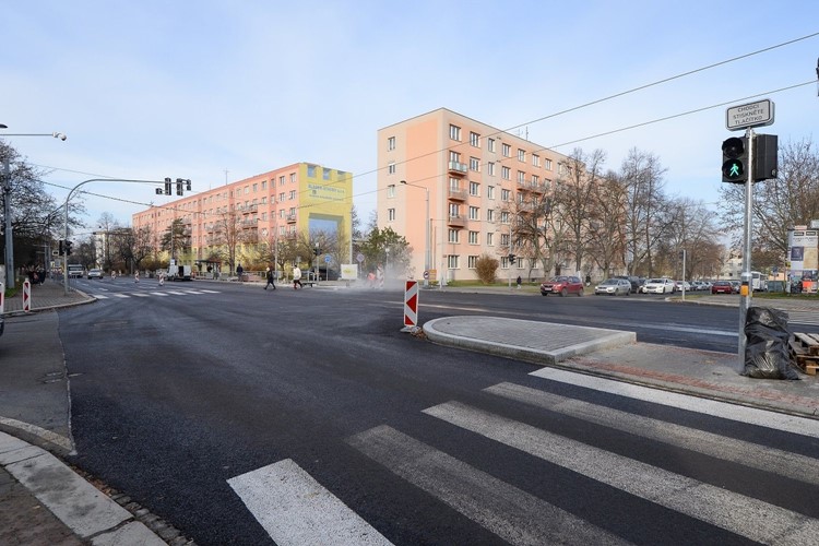 Oprava Koterovské finišuje. Od pondělí se tam vrátí doprava