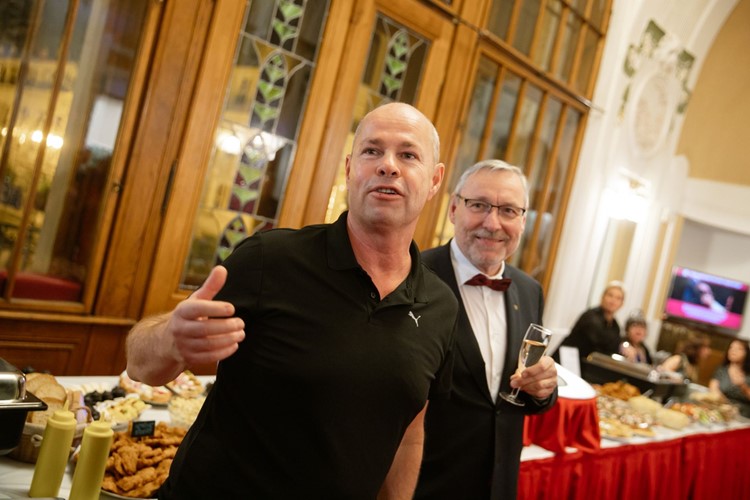 Východočeské divadlo zve na setkání s režisérem Robertem Bellanem