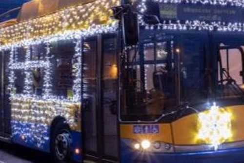 Vánoční trolejbus vyjede poprvé v pátek, postupně se objeví na všech linkách