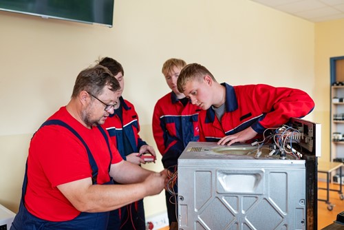 Čtyři důvody, proč studovat obor servisní technik domácích spotřebičů
