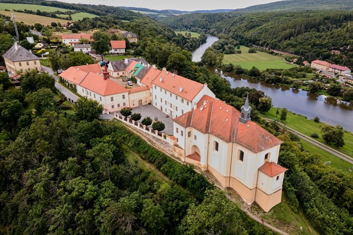 Zámek Nižbor