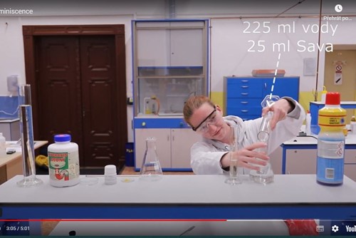 Jubilejní 10. ročník soutěže „Vím proč“ rozdá školákům na výhrách půl milionu korun: stačí natočit video s fyzikálním pokusem  