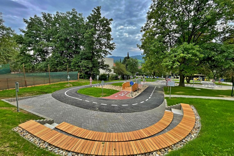 Školní víceúčelové hřiště zahajuje novou sezónu