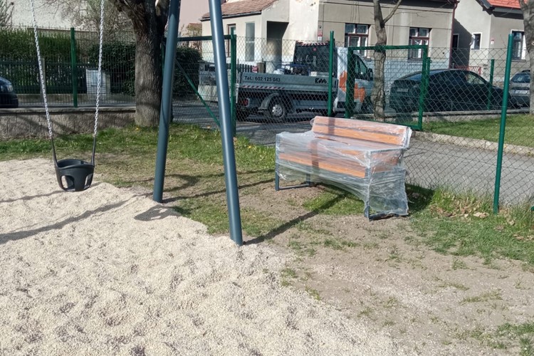 O nově otevřená hřiště u škol je velký zájem