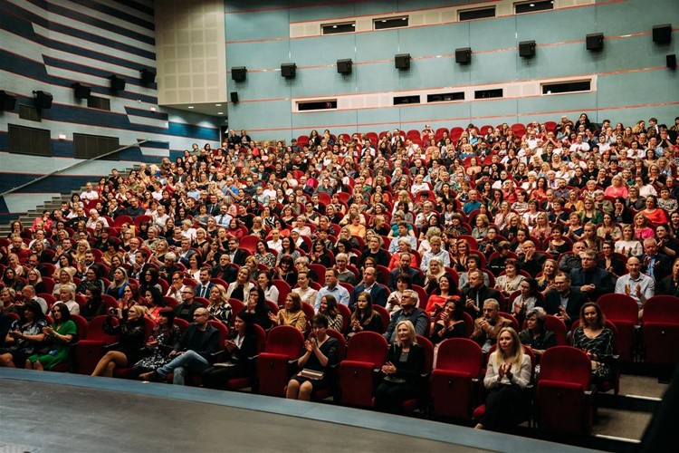 Třebíč ocenil učitele a zaměstnance škol