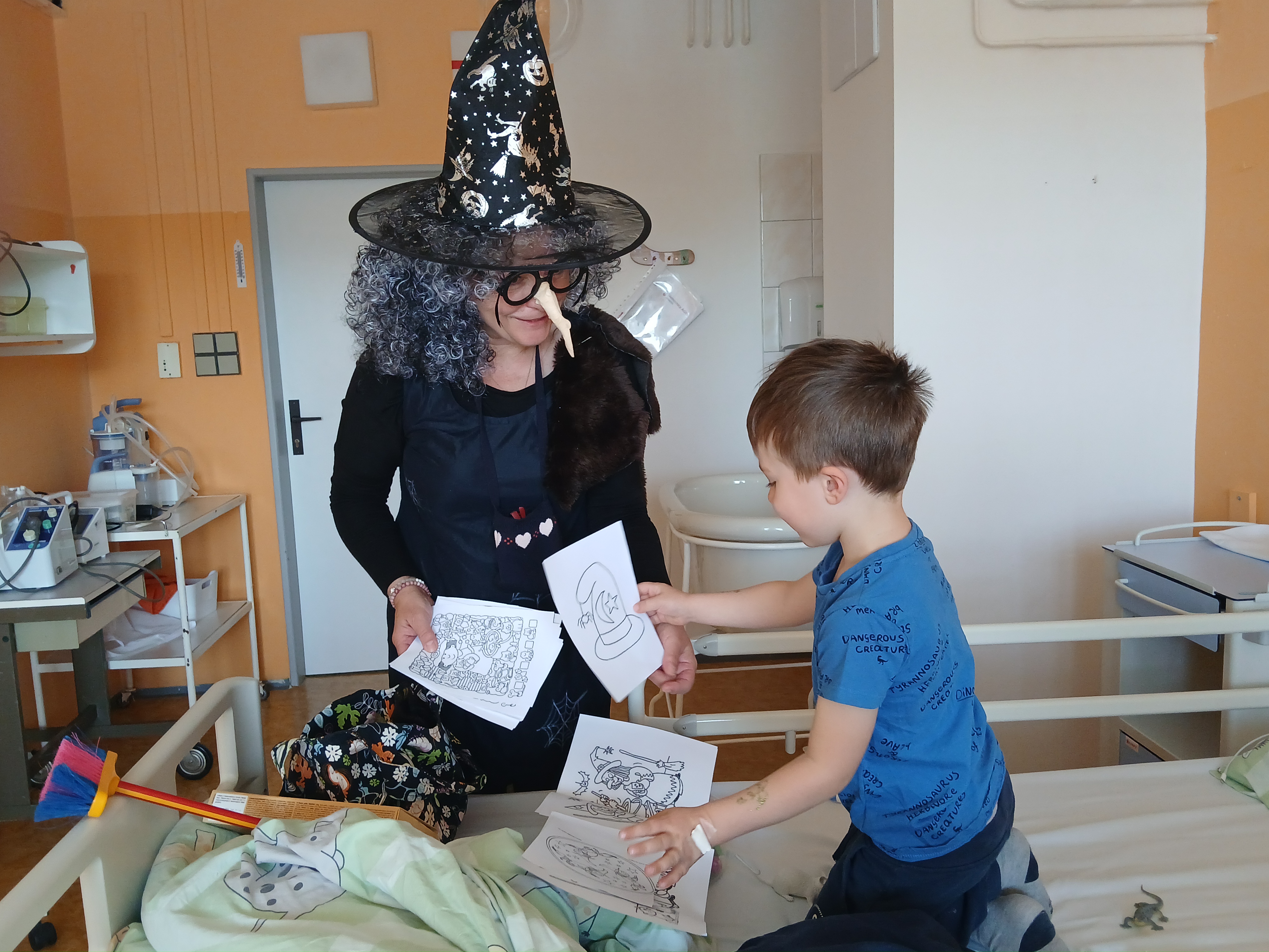 Se školní výukou pomáhají hospitalizovaným dětem v Nemocnici AGEL Jeseník dva kvalifikovaní pedagogové