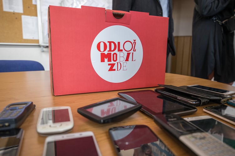 Žáci v Olomouckém kraji sbírají vysloužilé mobilní telefony