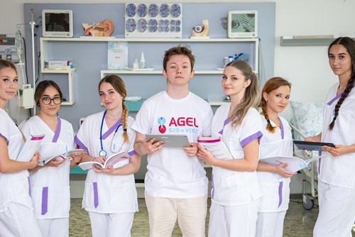 AGEL Střední zdravotnická škola a Vyšší odborná škola zdravotnická oslavila sedm let od svého vzniku a hlásí rekordní zájem o studium