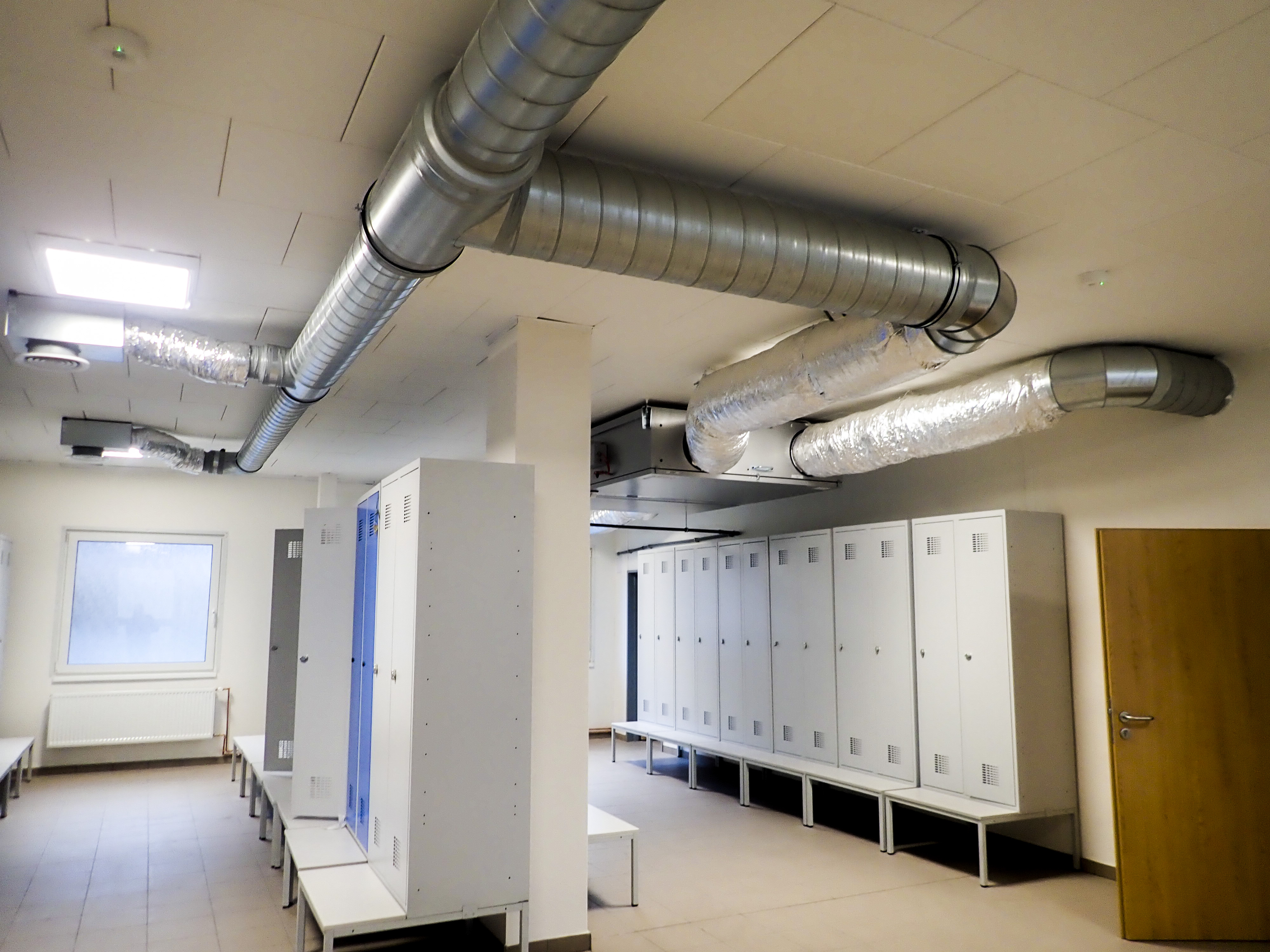 Hejtmanství dokončilo největší letní investici ve školách. Studentům se bude lépe dýchat