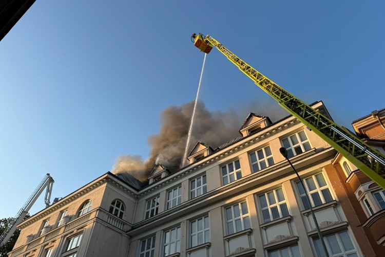 Moravskoslezský kraj vyčlenil peníze na havarijní opravy českotěšínských škol poškozených požárem