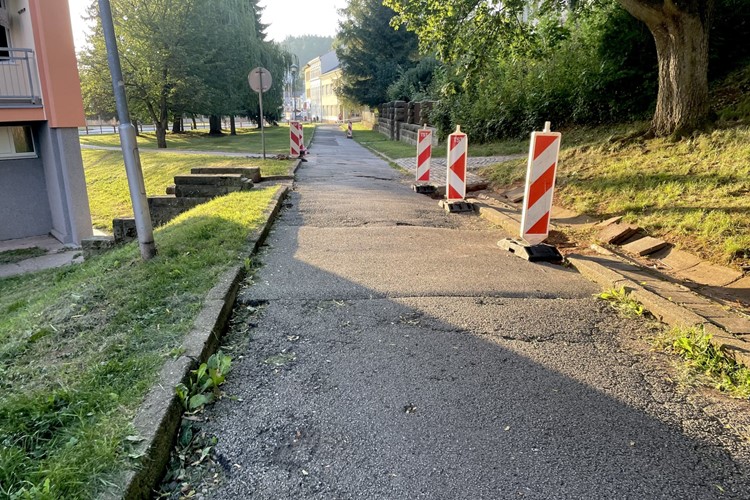 Oprava komunikace u Křižíku