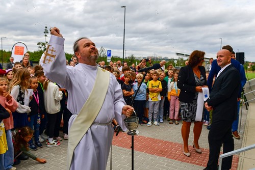 Praha slavnostně otevřela novou základní školu na Šeberově pro 450 žáků
