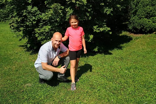 Barefoot nebo klasika? Jak vybrat nejlepší obuv pro děti do školy radí fyzioterapeut 