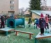 Mateřská škola Dráček v Trutnově má zrekonstruované hřiště