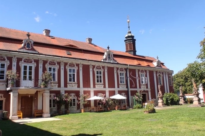 Prohlídky nejen pro zvídavé návštěvníky na zámku Stekník