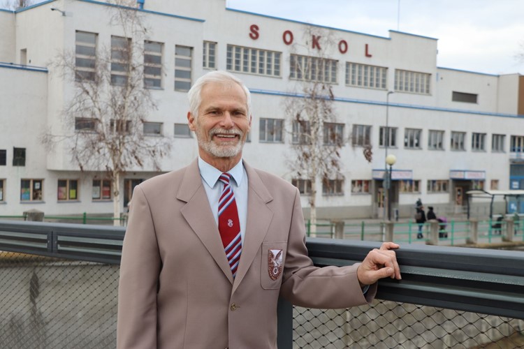 K dárcovství krve ho přiměla operace prababičky. Vladimír Tabery bude usilovat o „sokolí krev“