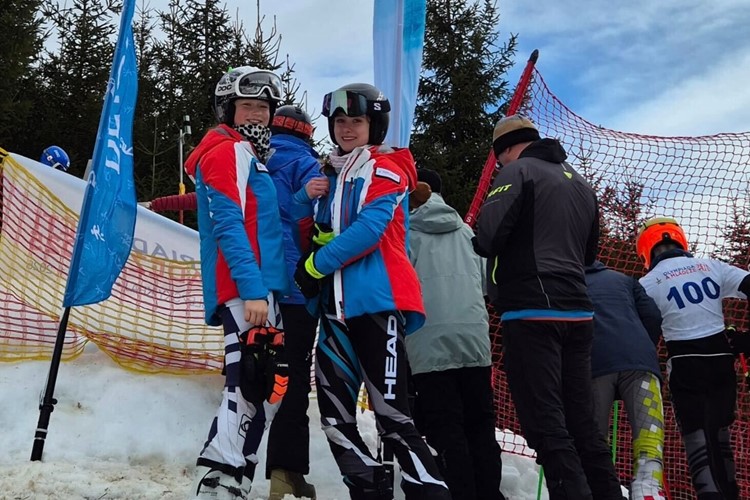 Nemohla tomu věřit. I přes pád postoupila skikrosařka Madejová do finále
