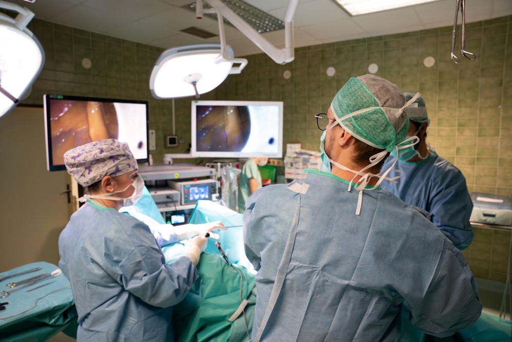 Až 90 procent zákroků v břišní a pánevní dutině dnes operují gynekologové šumperské nemocnice miniinvazivní laparoskopickou cestou. 