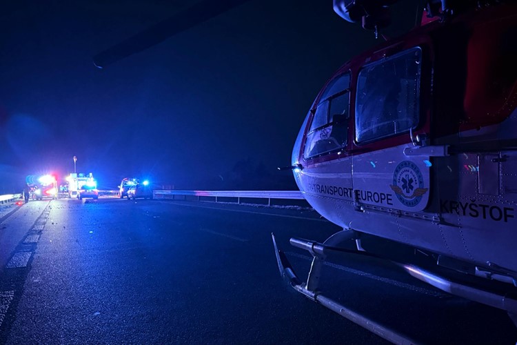Tragická dopravní nehoda na obchvatu Opavy, tři lidé zemřeli, dva zranění v nemocnici