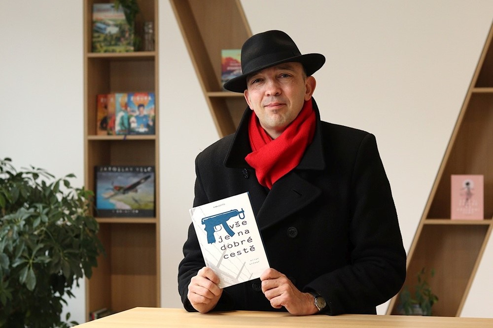 Román Vše je na dobré cestě odhaluje, jak jediná vteřina může změnit dějiny