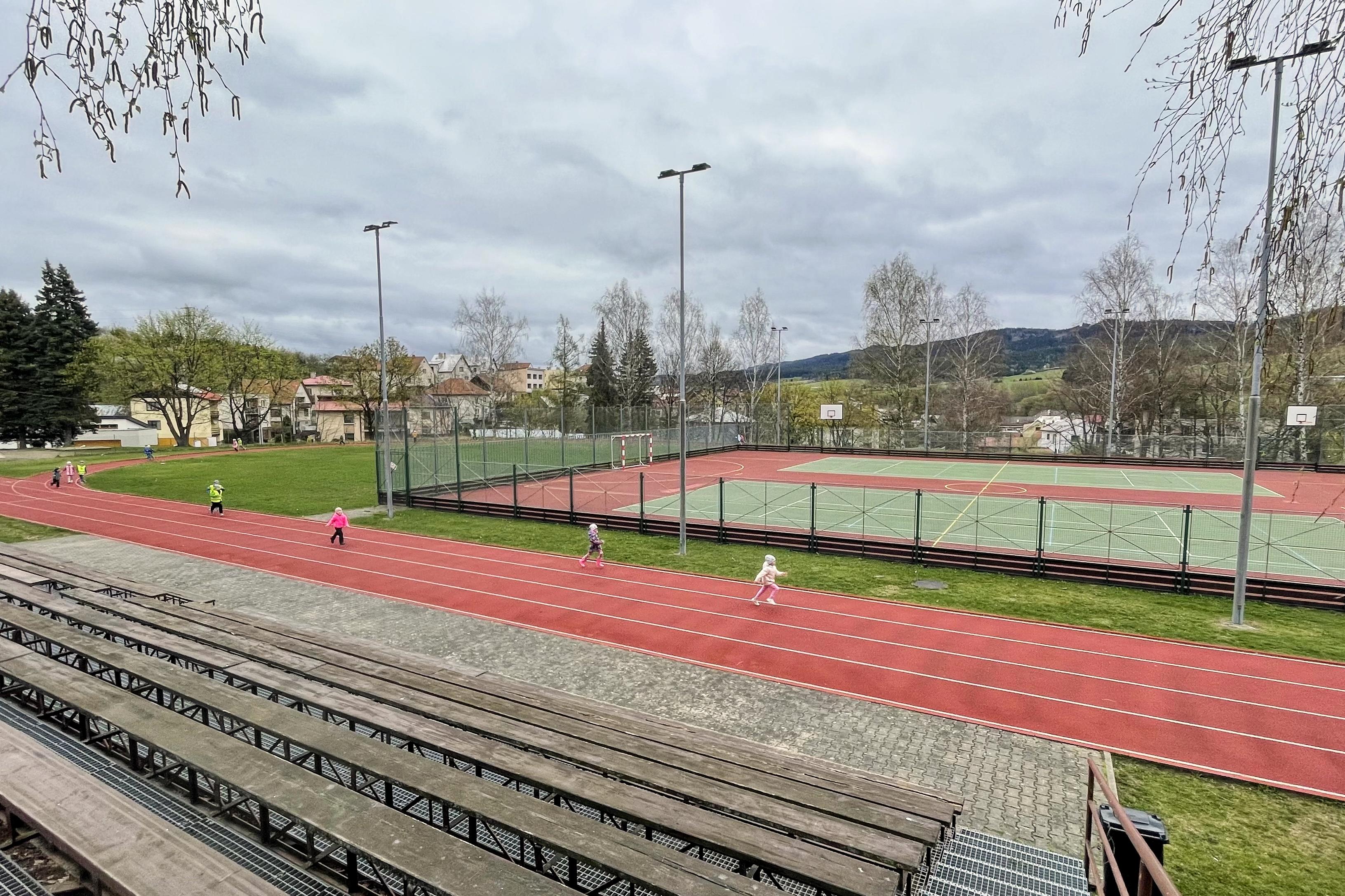 Školní víceúčelové hřiště startuje novou sezónu