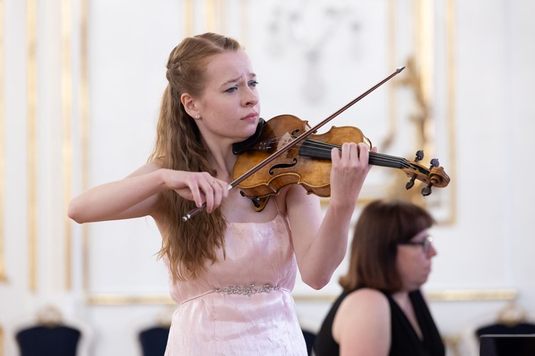 Academy Kroměříž otevřela přihlášky dalšího ročníku mezinárodní hudební akademie. Mladé umělce povede Plachetka, Karvay, Kahánek, či Netopil