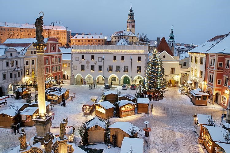 S přicházející zimou ukazuje Český Krumlov tvář plnou klidu a poezie