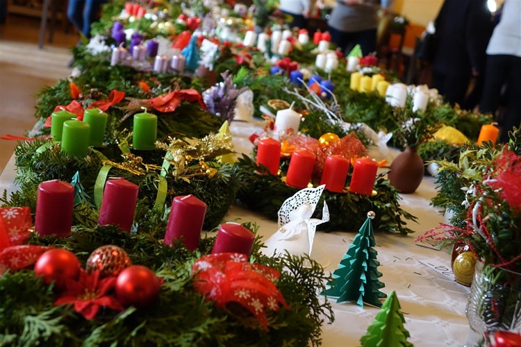 Advent  v Rožnově: koncerty, jarmark v muzeu, ale i koledy, zimní kino a diskotéka na náměstí 