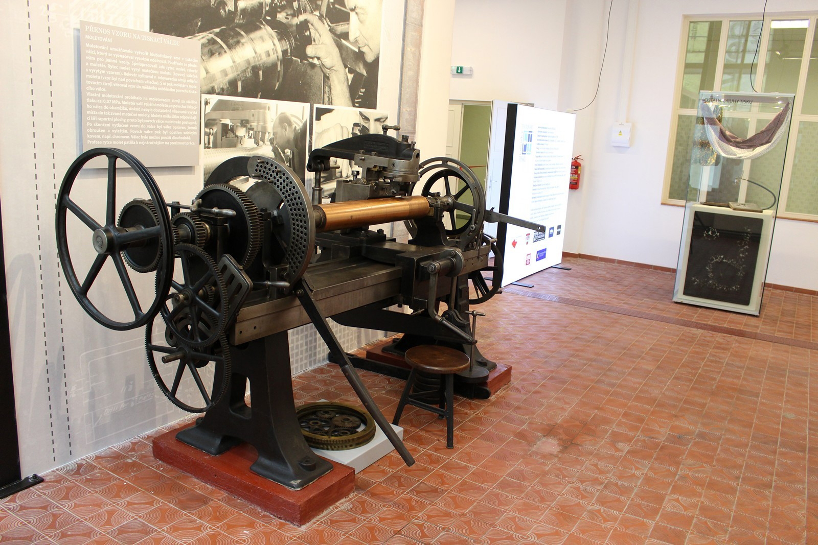 Uměleckoprůmyslové muzeum – Expozice textilního tisku Dvůr Králové