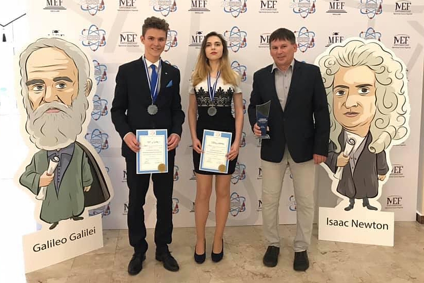 Děti, které jsem učil, jsou po celém světě. Jsou mezi nimi i úspěšní fyzici, říká Libor Lepík