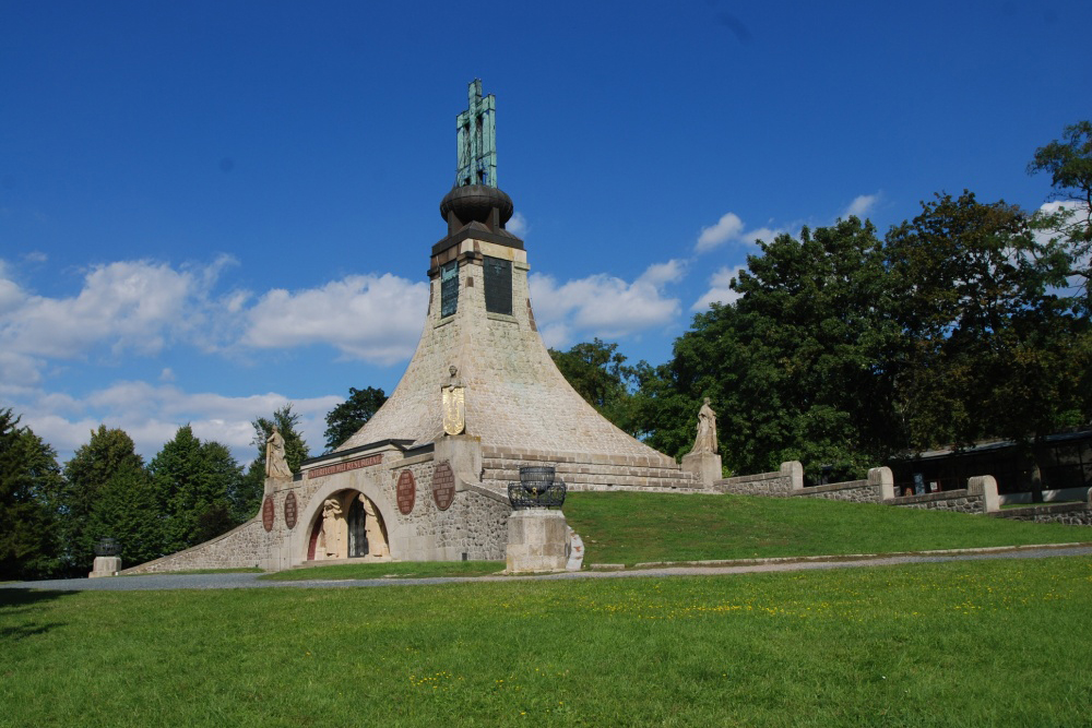 Památník Mohyla míru - Muzeum Brněnska