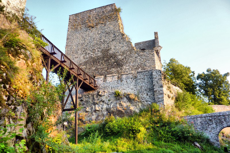 Jihomoravské muzeum ve Znojmě – Zřícenina hradu Cornštejn