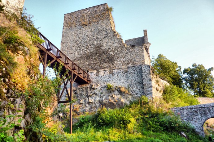 Jihomoravské muzeum ve Znojmě – Zřícenina hradu Cornštejn