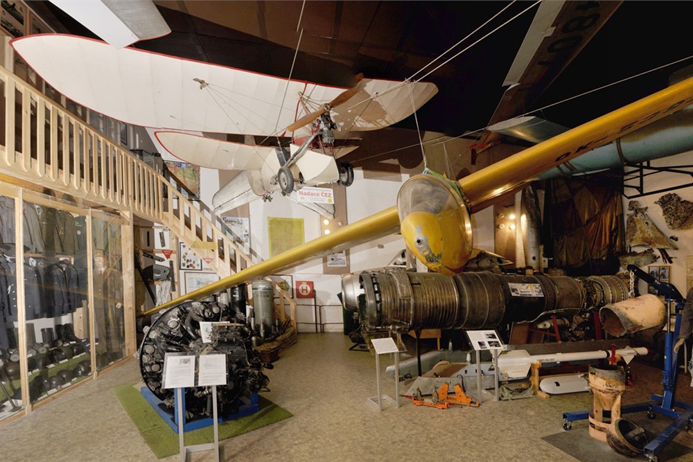 Letecké muzeum Deštná