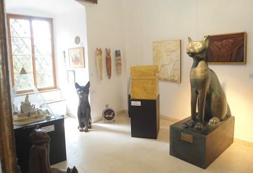 Muzeum kočky na zámku Lnáře