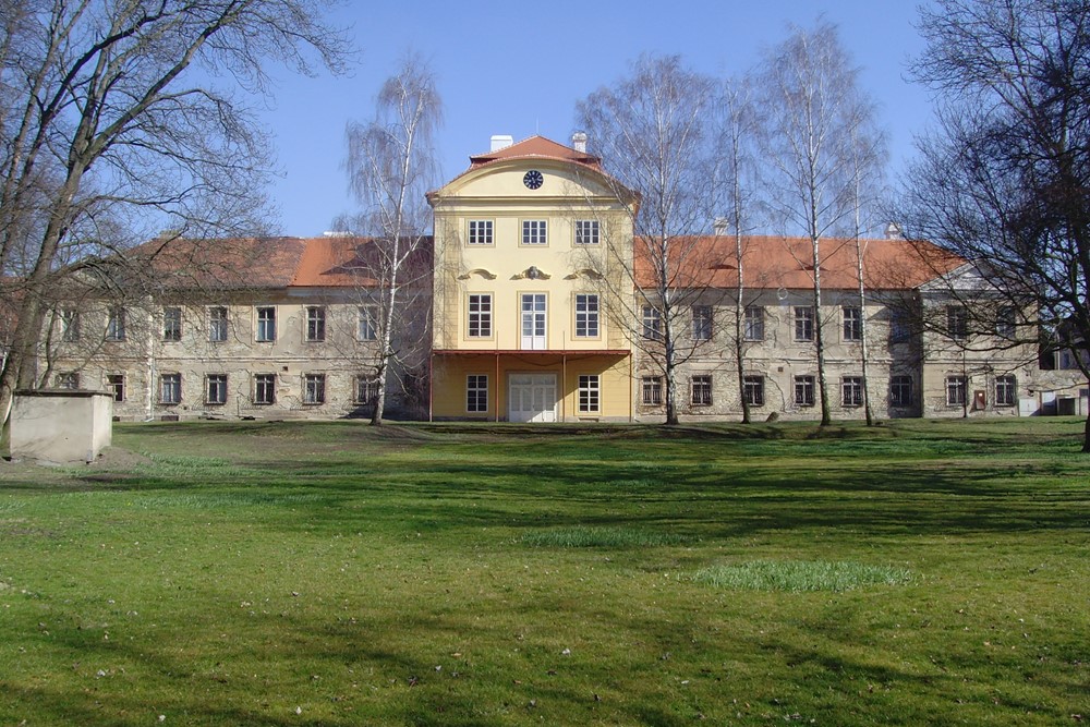 Zámek Vrbičany.