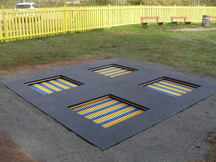 Hřiště U Bulhara v Teplicích disponuje novými trampolínkami